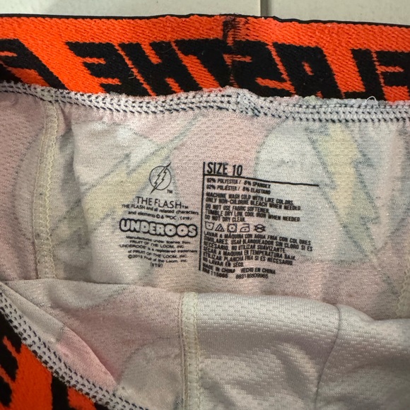 Super Mario & Flash youth underwear. Avenger, Mario, Under Armour socks - Picture 3 of 6